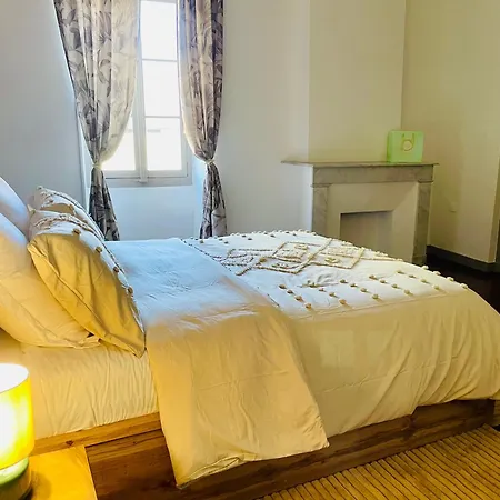 Chateau Lagelouse فندق مبيت وإفطار *